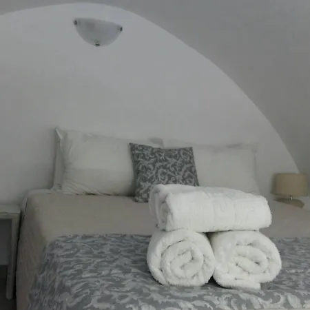Unique Leta Apartment Fira (Santorini)