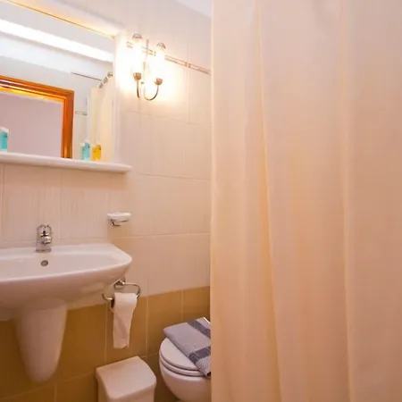 Unique Leta Apartment