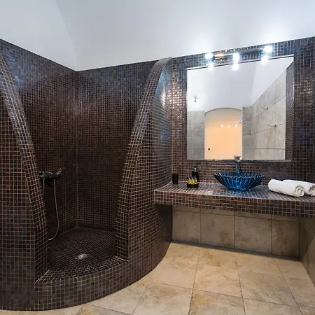 Unique Leta * Fira (Santorini)