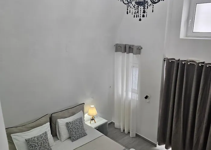 Unique Leta Fira (Santorini)