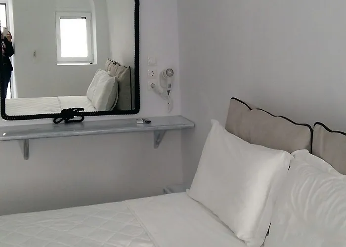 Unique Leta * Fira (Santorini)