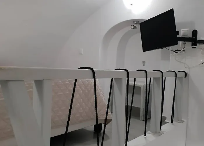 Unique Leta * Fira (Santorini)