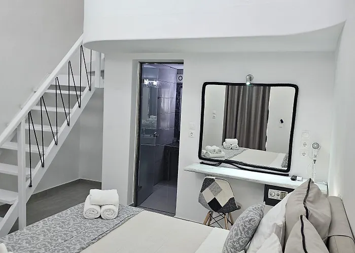 Unique Leta * Fira (Santorini)