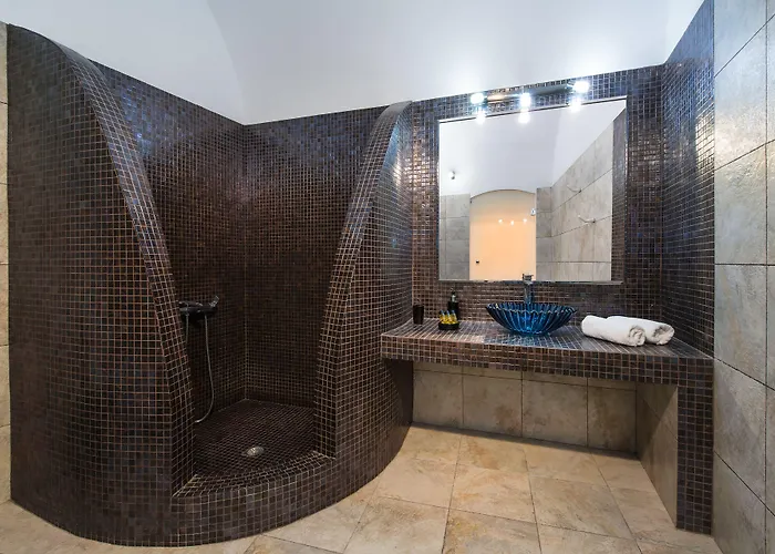 Unique Leta * Fira (Santorini)