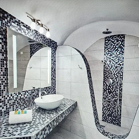 Unique Leta * Fira (Santorini)