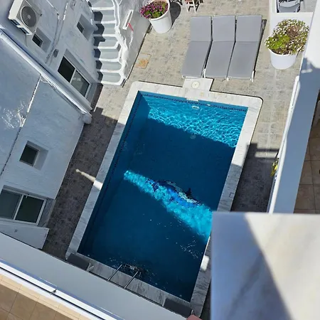 Unique Leta Apartament Fira (Santorini)