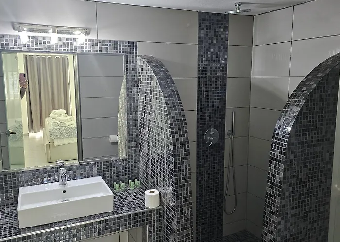 Unique Leta * Fira (Santorini)